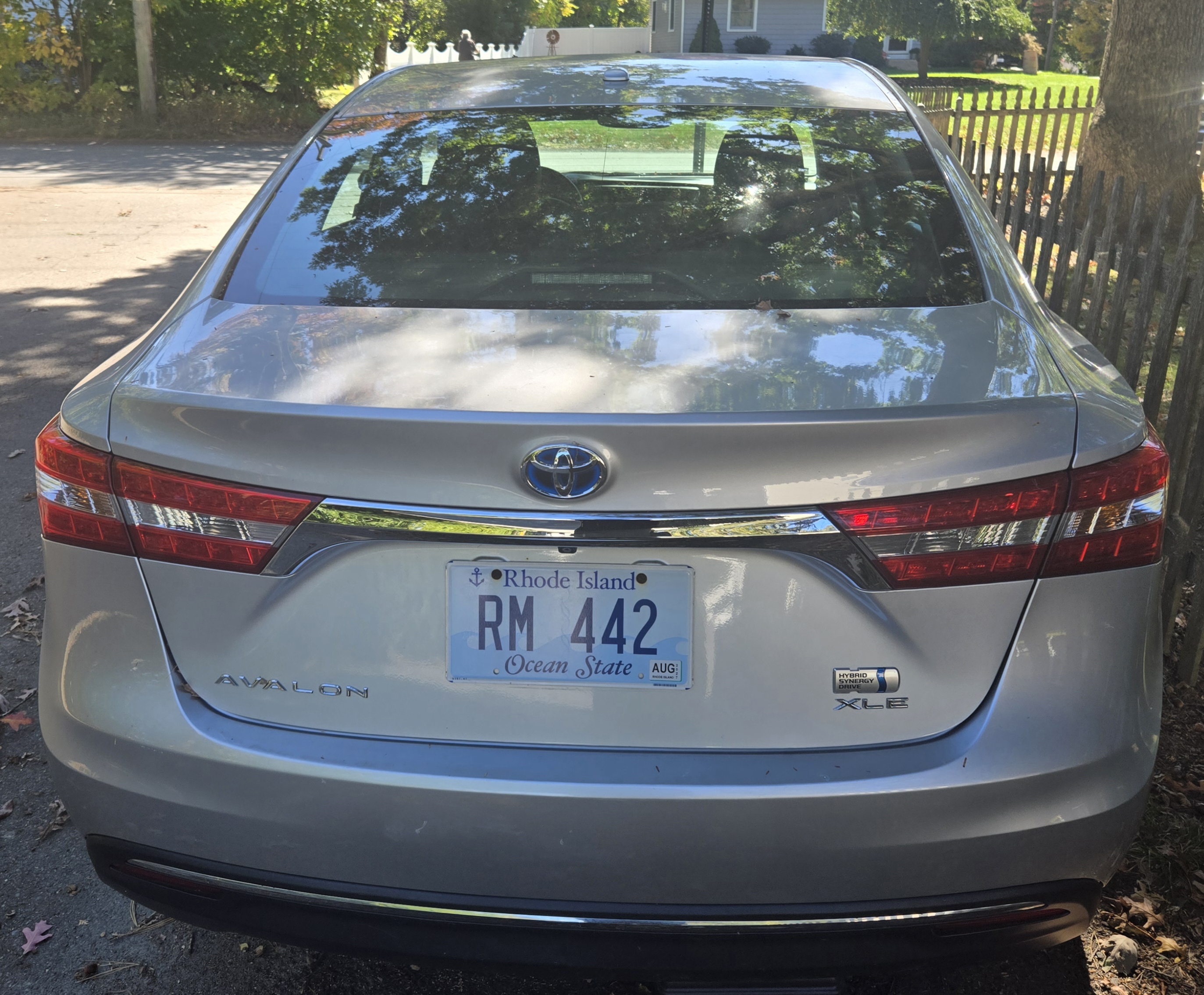 Used 2013 Toyota Avalon XLE Touring FWD image 2