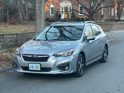 Used 2019 Subaru Impreza 2.0i Premium w/ Eyesight & BSD/Rcta & SRF image 2