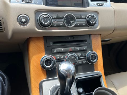 Used 2011 Land Rover Range Rover Sport HSE AWD/4WD image 25