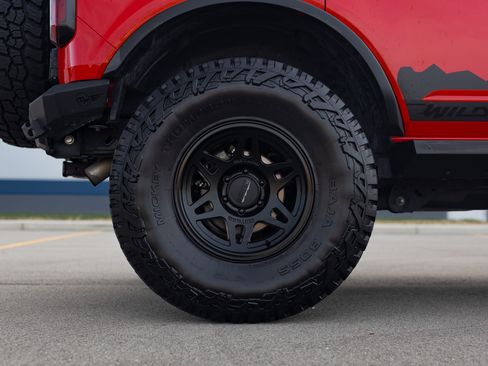 Used 2022 Ford Bronco Wildtrak image 8