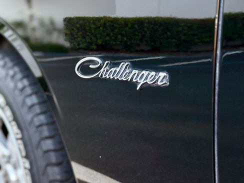 Used 2011 Dodge Challenger R/T RWD image 11