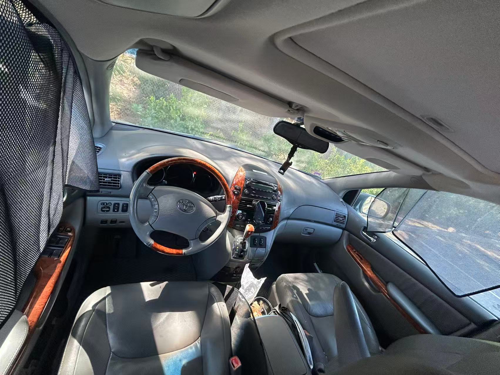 Used 2006 Toyota Sienna XLE Limited w/ XLE Limited Pkg 1 FWD image 1