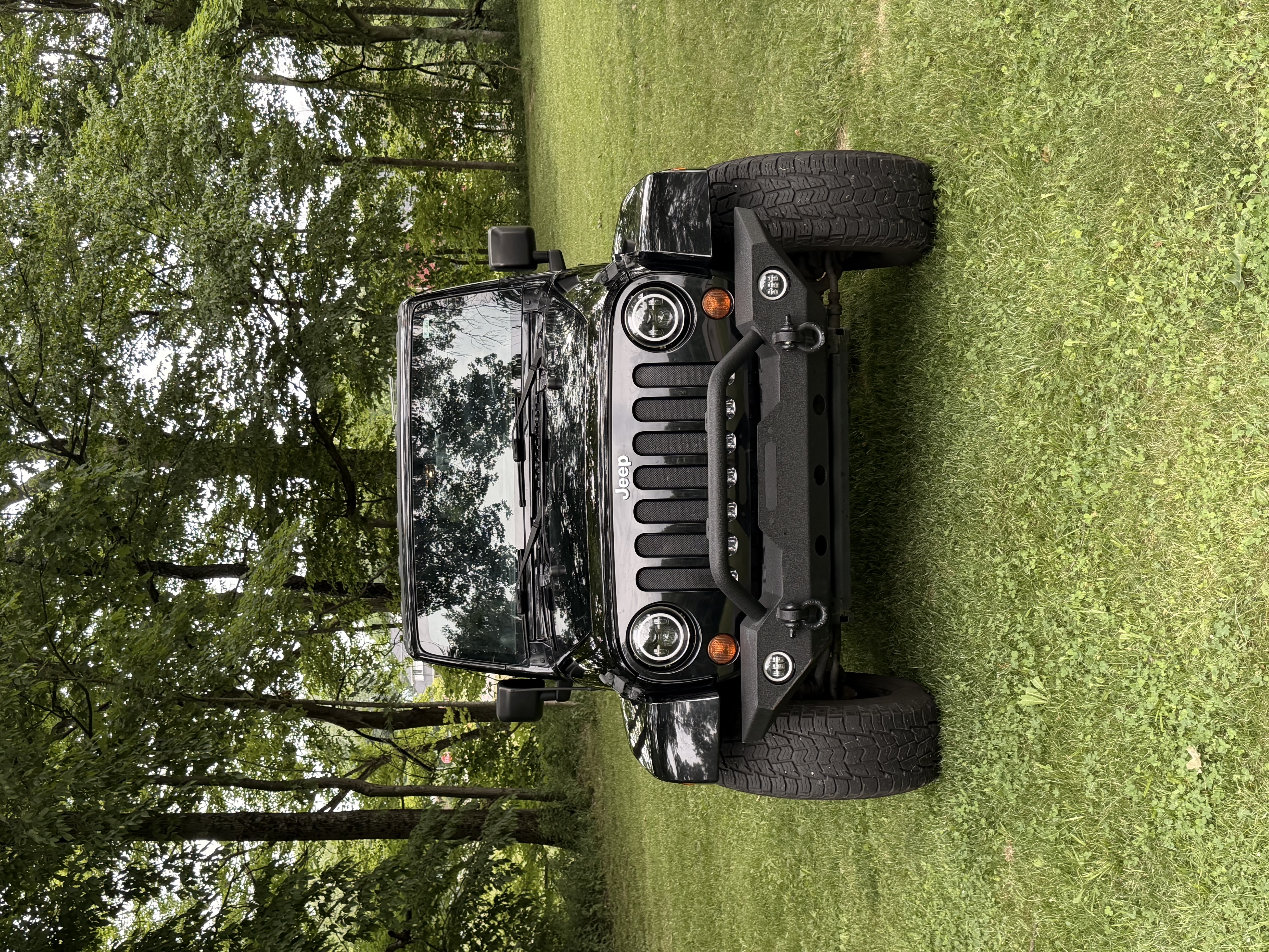 Used 2013 Jeep Wrangler Unlimited Sahara AWD/4WD image 2