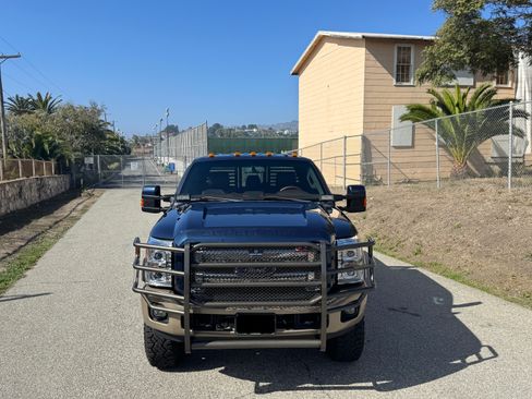 Used 2014 Ford F250 King Ranch image 2
