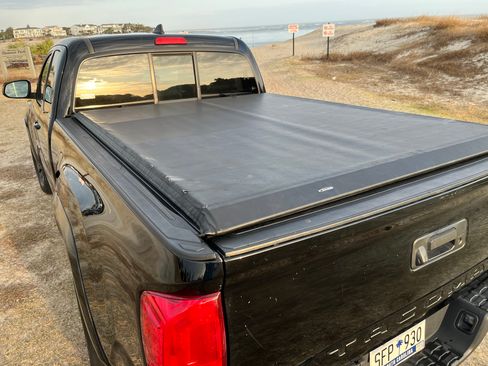 Used 2017 Toyota Tacoma SR5 image 26