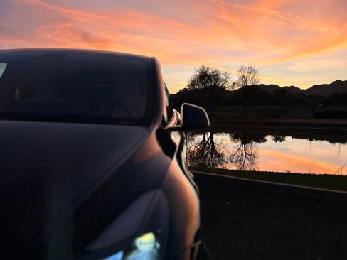 Used 2023 Tesla Model Y Performance image 11