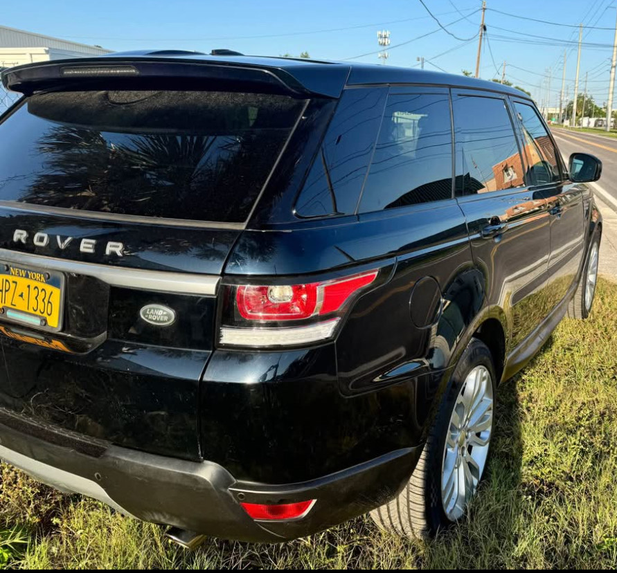 Used 2014 Land Rover Range Rover Sport HSE AWD/4WD image 10