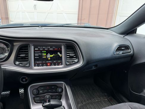 Used 2019 Dodge Challenger R/T Scat Pack w/ T/A Package image 9