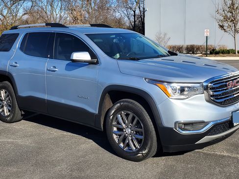 Used 2017 GMC Acadia SLT image 1