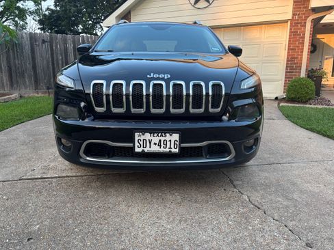 Used 2015 Jeep Cherokee Limited FWD image 2