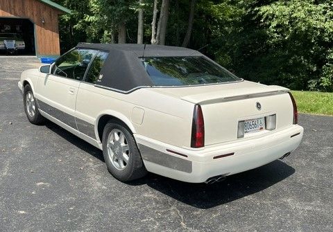 Used 2001 Cadillac Eldorado Touring FWD image 4