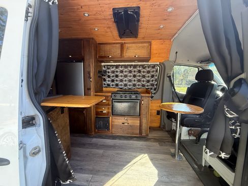 Used 2011 Mercedes-Benz Sprinter 2500 image 13