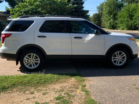 Used 2015 Ford Explorer 4WD image 2
