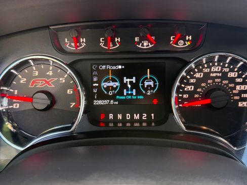 Used 2014 Ford F150 FX4 w/ Equipment Group 402A Luxury AWD/4WD image 15