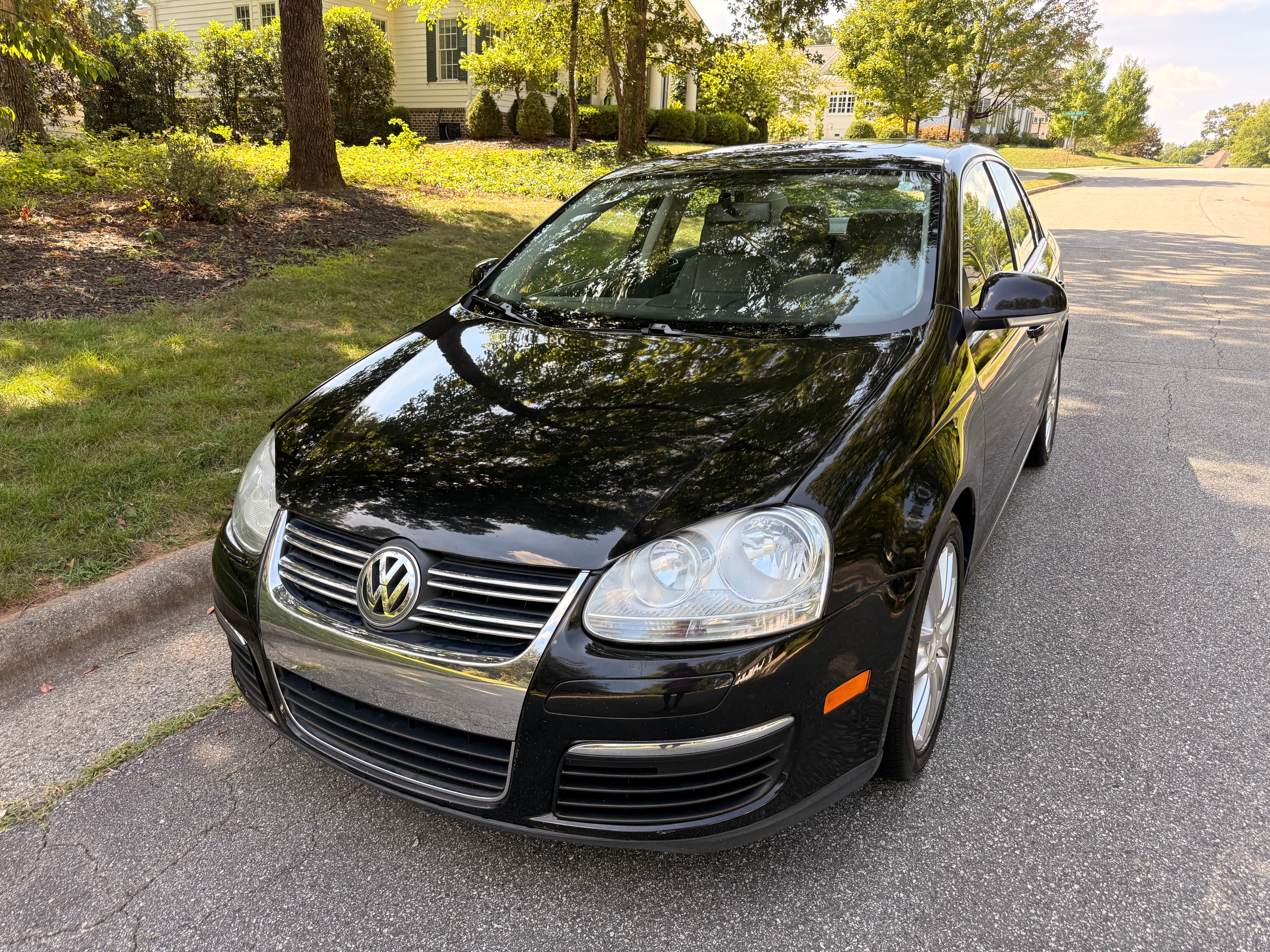 Used 2008 Volkswagen Jetta SE FWD image 2