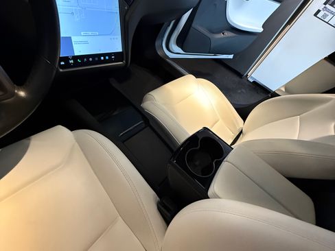 Used 2018 Tesla Model S 75D image 9