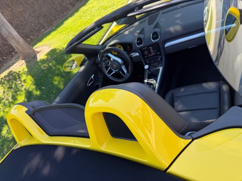 Used 2017 Porsche 718 Boxster S image 13