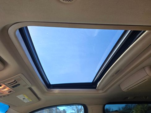 Used 2010 Chevrolet Tahoe LTZ image 5