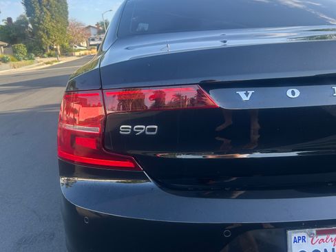 Used 2018 Volvo S90 T6 Momentum w/ Convenience Package AWD/4WD image 14