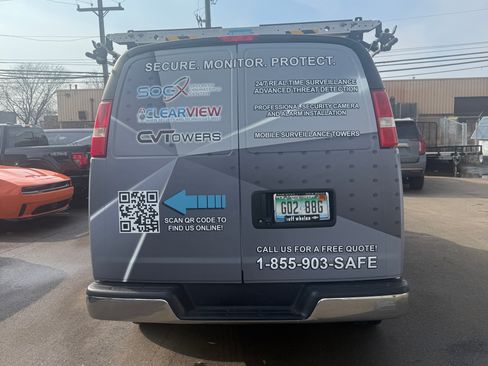 Used 2017 Chevrolet Express 2500 image 6