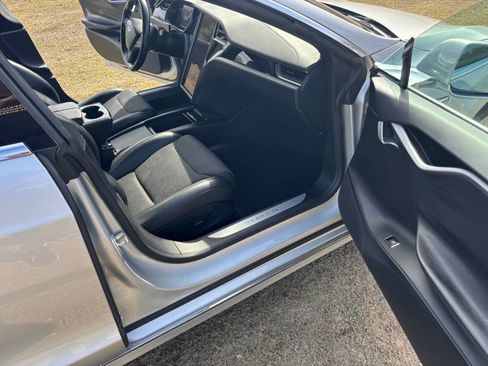 Used 2018 Tesla Model S 75D image 21