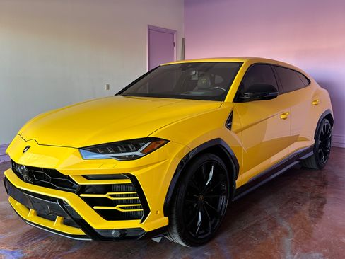 Used 2019 Lamborghini Urus image 1