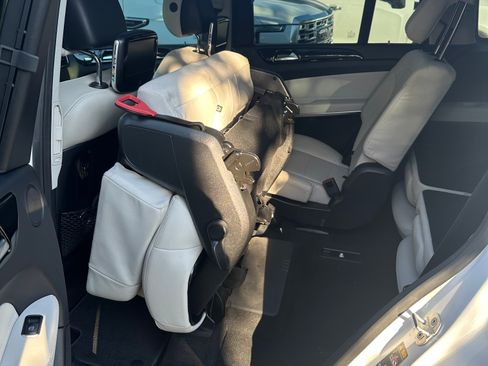 Used 2018 Mercedes-Benz GLS 550 4MATIC image 17
