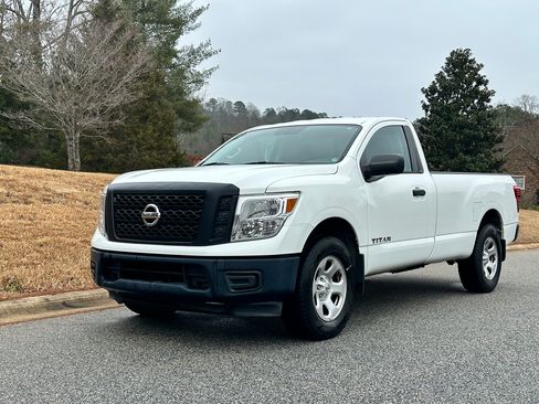 Used 2017 Nissan Titan S image 1