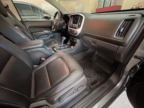 Used 2019 GMC Canyon SLT w/ Driver Alert Package image 16