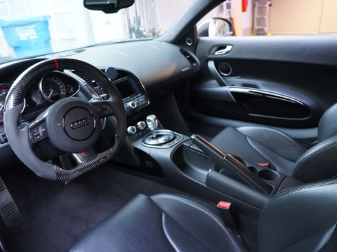 Used 2011 Audi R8 V10 AWD/4WD image 21
