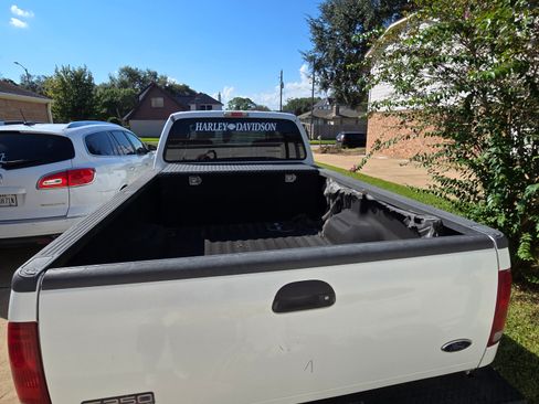 Used 2003 Ford F350 XLT image 5