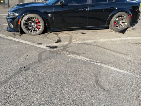 Used 2020 Dodge Charger SRT Hellcat w/ Navigation & Travel Group image 2