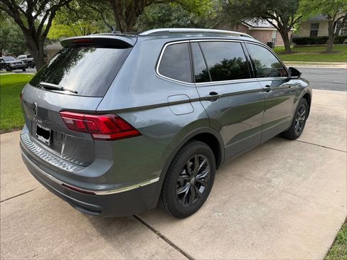 Used 2024 Volkswagen Tiguan SE FWD image 8