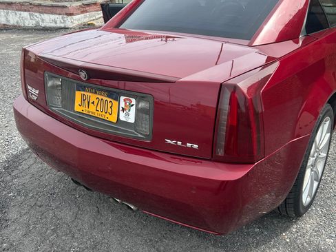 Used 2006 Cadillac XLR V RWD image 2