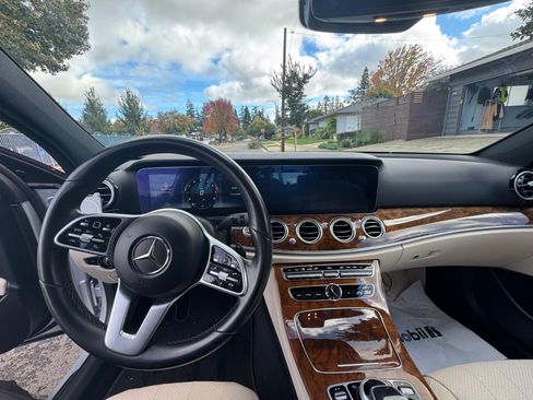 Used 2020 Mercedes-Benz E 350 Sedan image 6
