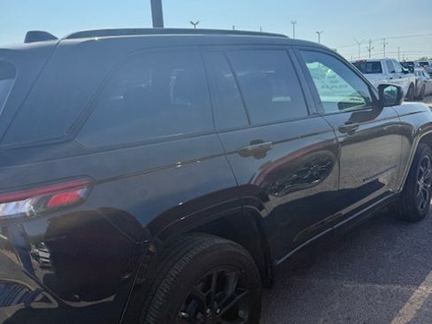 Used 2025 Jeep Grand Cherokee Limited 4xe image 5