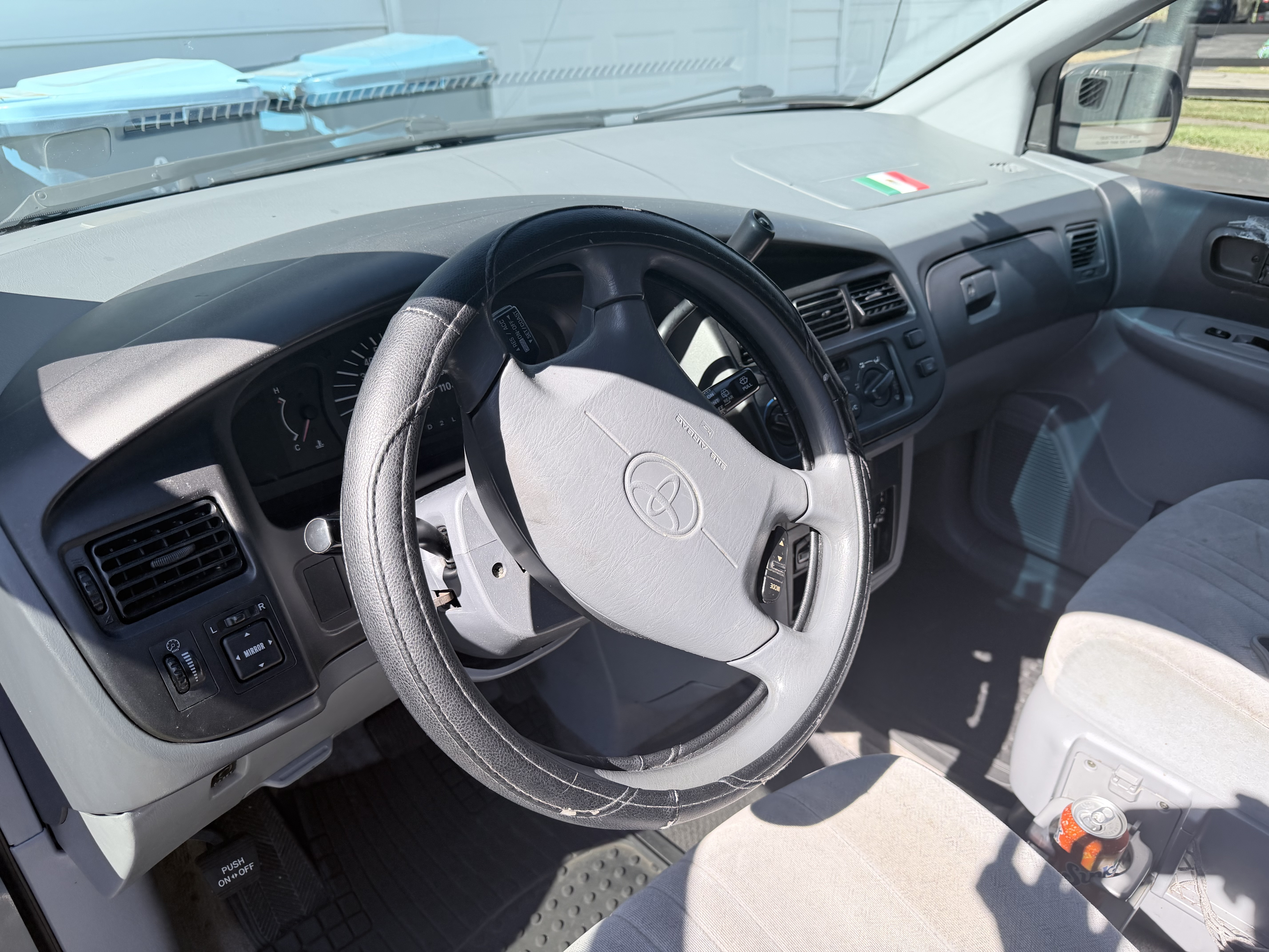 Used 2000 Toyota Sienna CE FWD image 14