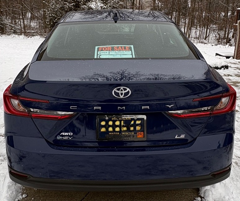 Used 2025 Toyota Camry LE w/ Convenience Package AWD/4WD image 10
