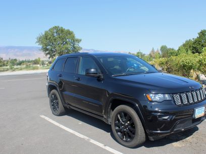 Used 2017 Jeep Grand Cherokee Altitude