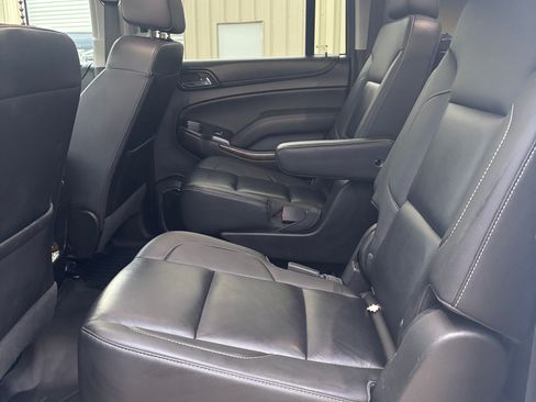 Used 2018 Chevrolet Suburban LT w/ Luxury Package image 11
