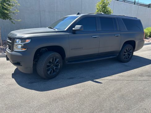 Used 2018 Chevrolet Suburban LT RWD image 15