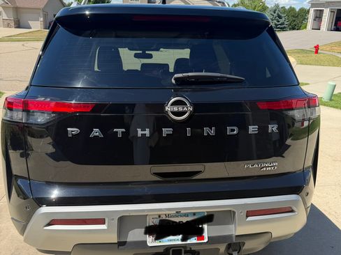 Used 2022 Nissan Pathfinder Platinum w/ Cargo Package AWD/4WD image 2