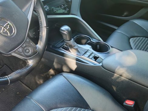 Used 2020 Toyota Camry SE w/ Preferred Accessory Package image 6