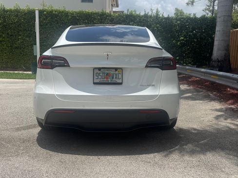 Used 2021 Tesla Model Y Performance AWD/4WD image 5