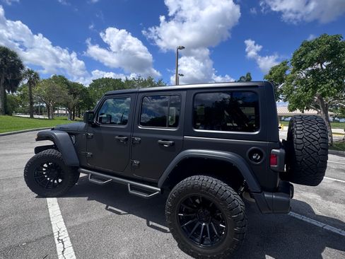 Used 2024 Jeep Wrangler Unlimited Sport AWD/4WD image 10