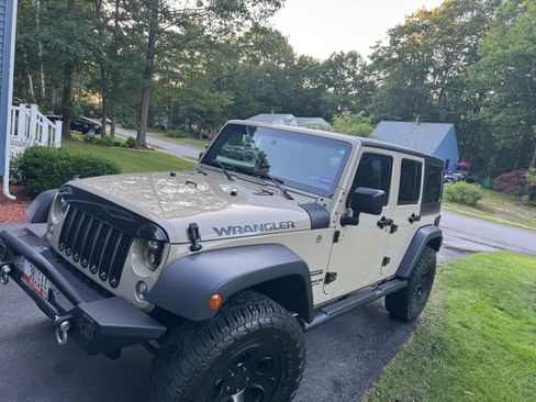 Used 2017 Jeep Wrangler Unlimited Sport w/ Connectivity Group image 9