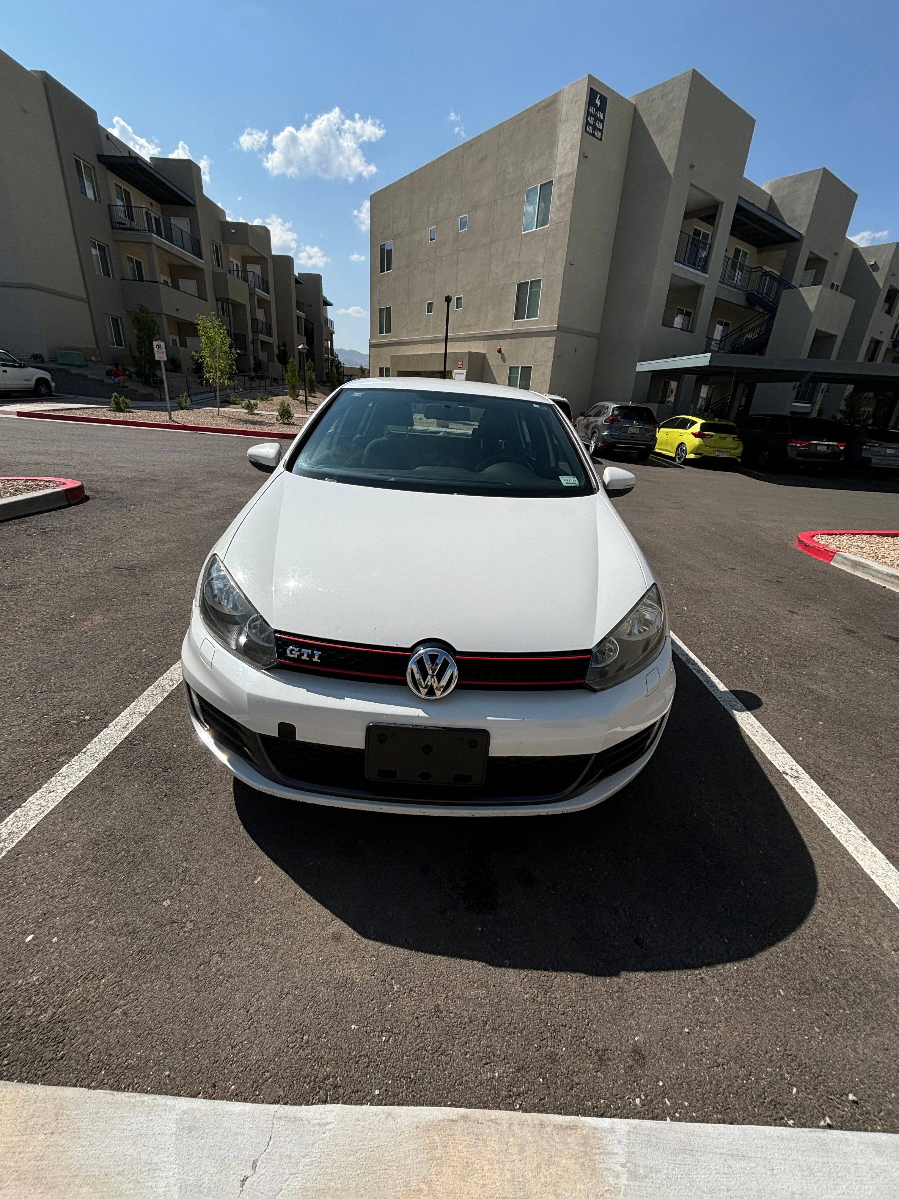 Used 2010 Volkswagen GTI 4-Door FWD image 8