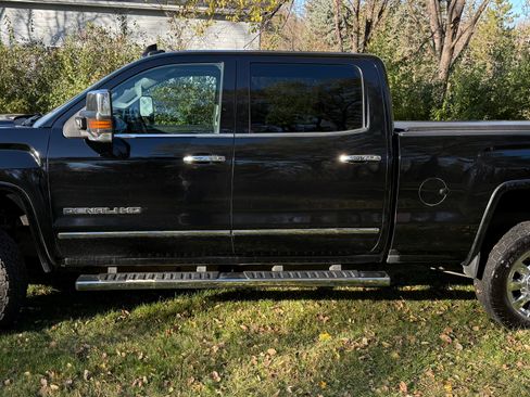 Used 2016 GMC Sierra 2500 Denali w/ Duramax Plus Package image 19