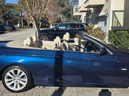 Used 2011 BMW 328i Convertible image 9