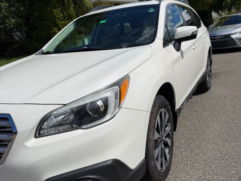 Used 2017 Subaru Outback 2.5i Limited AWD/4WD image 2